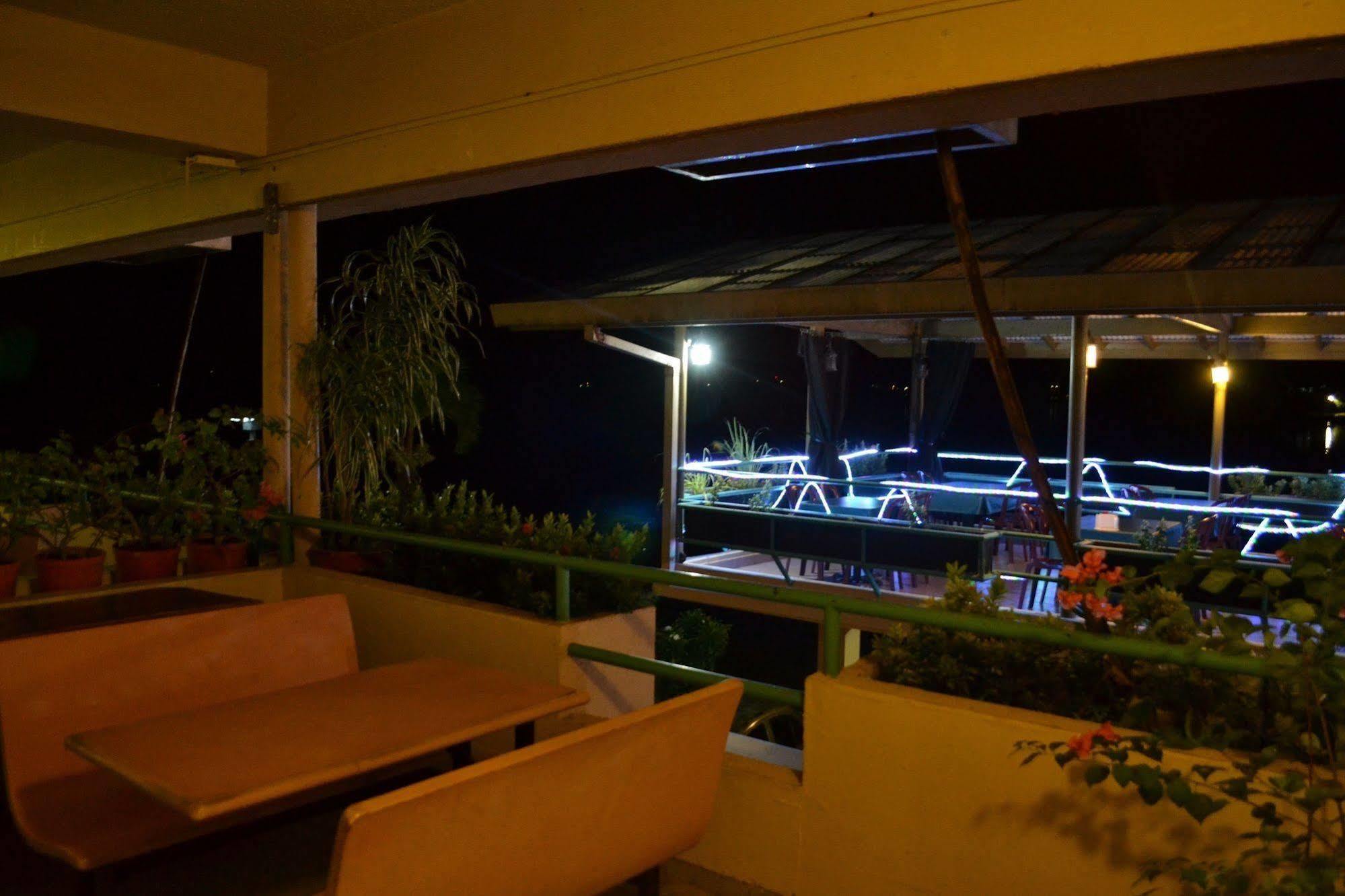 West Plaza By The Sea Otel Koror Dış mekan fotoğraf